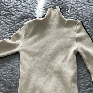Commense. sweater. cream and black brand new